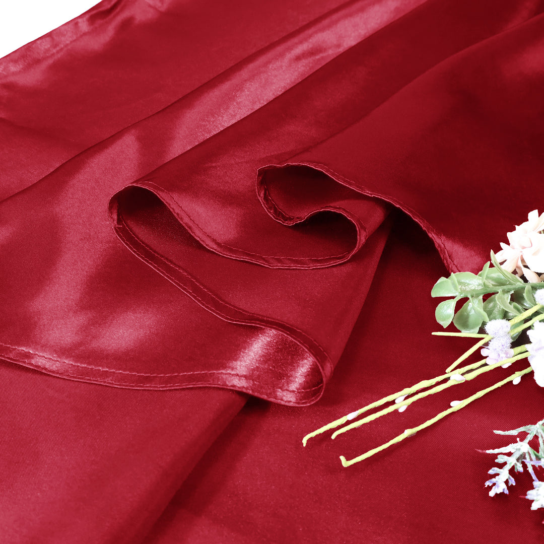 Nappe ronde en satin robuste de 132 po - Rouge pomme (1 pièce)