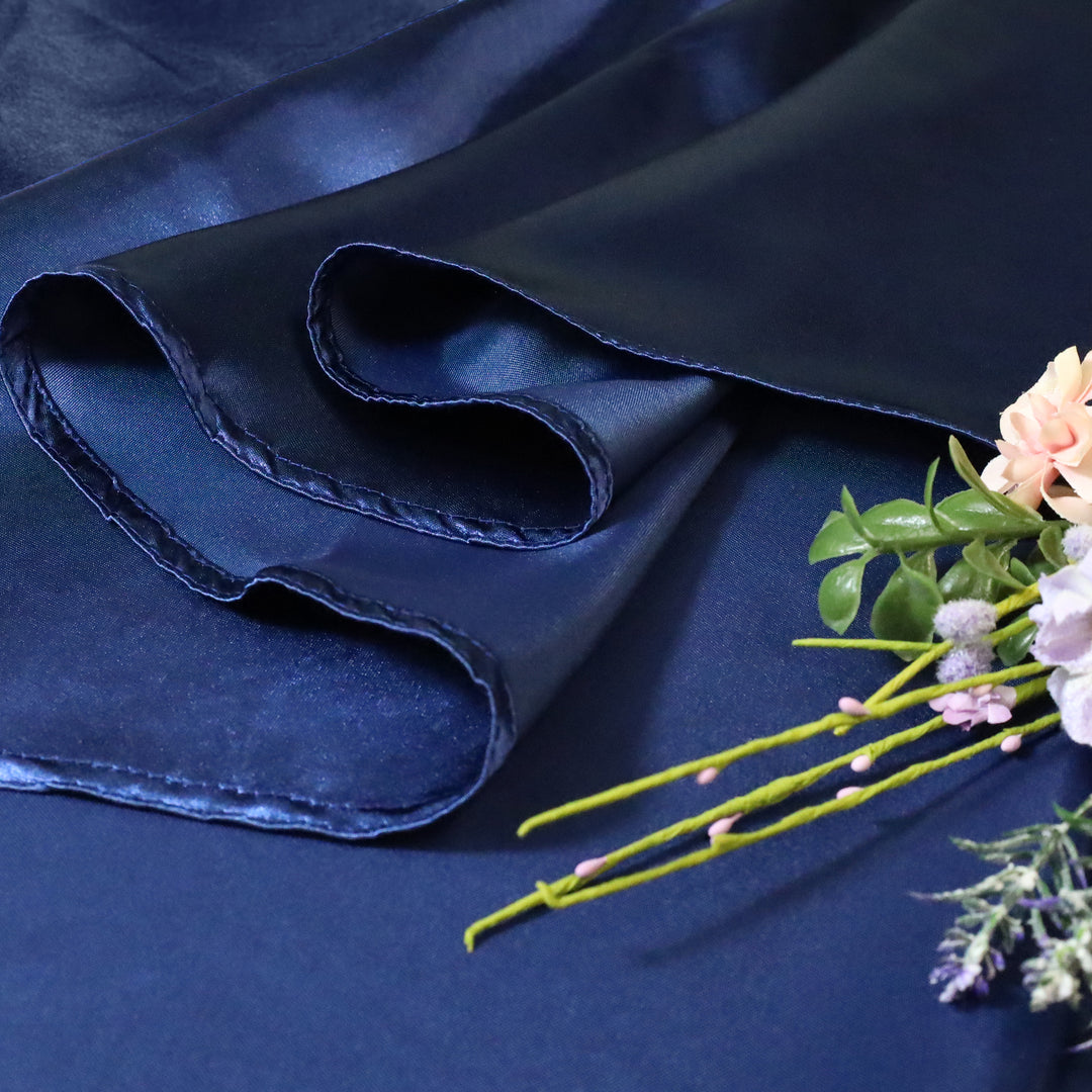 Nappe ronde en satin robuste de 132 po - Bleu marine (1 pièce)