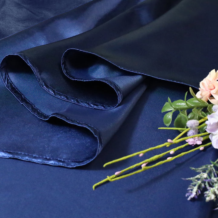 Nappe ronde en satin robuste de 132 po - Bleu marine (1 pièce)