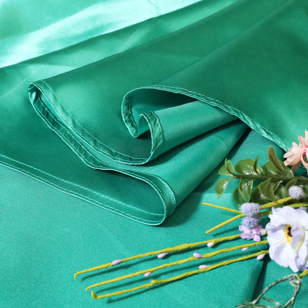 Nappe ronde en satin robuste de 132 po - Jade (1 pièce)