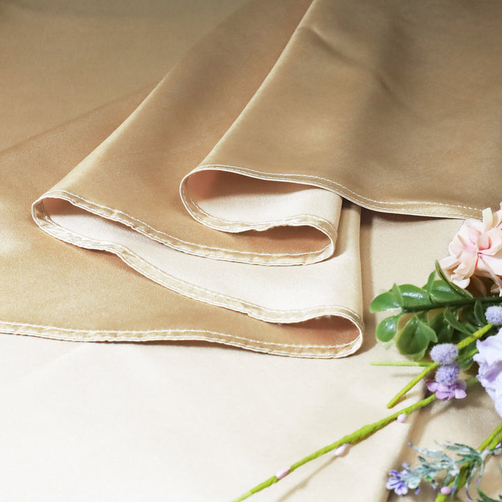 Nappe ronde en satin robuste de 132 po - Champagne (1 pièce)