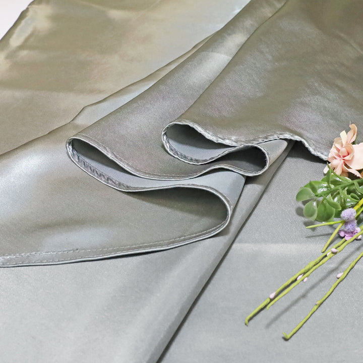 120" Seamless Round Satin Tablecloth - Silver (1pc)