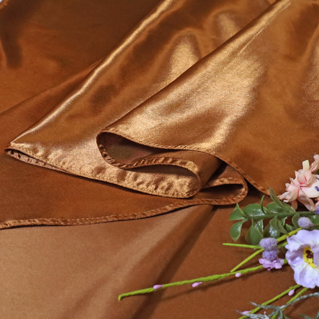 Nappe ronde en satin robuste de 132 po - Cuivre (1 pièce)
