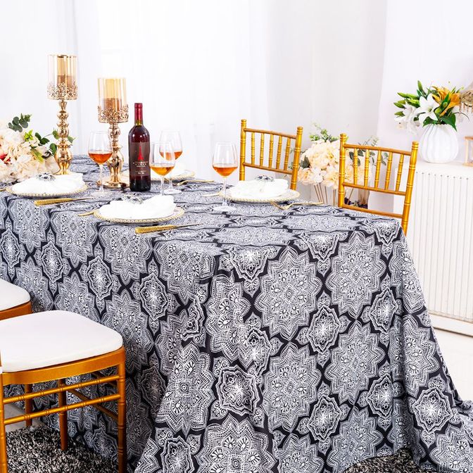Nappe rectangulaire sans couture en plongée au henné (sans plis) de 90 "x 132" - Noir (1 pièce)