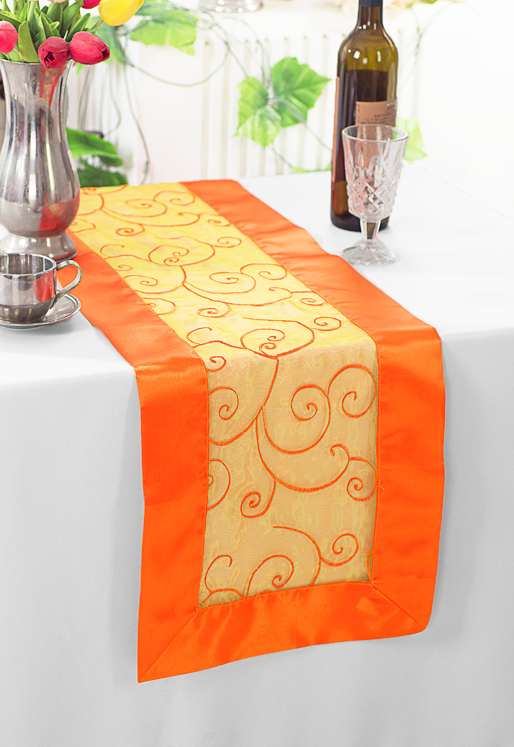 Camino de mesa de organza bordado de 12.75 "x 108" - Naranja (1 pieza)