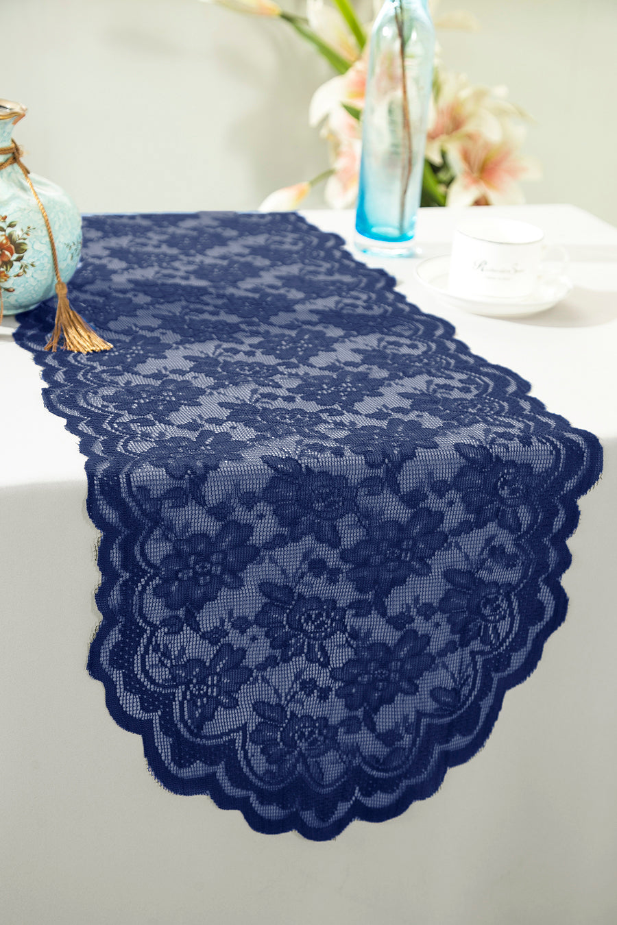 Caminos de mesa de encaje Caspari de 13.5 "x 108" - Azul marino (1 pieza)