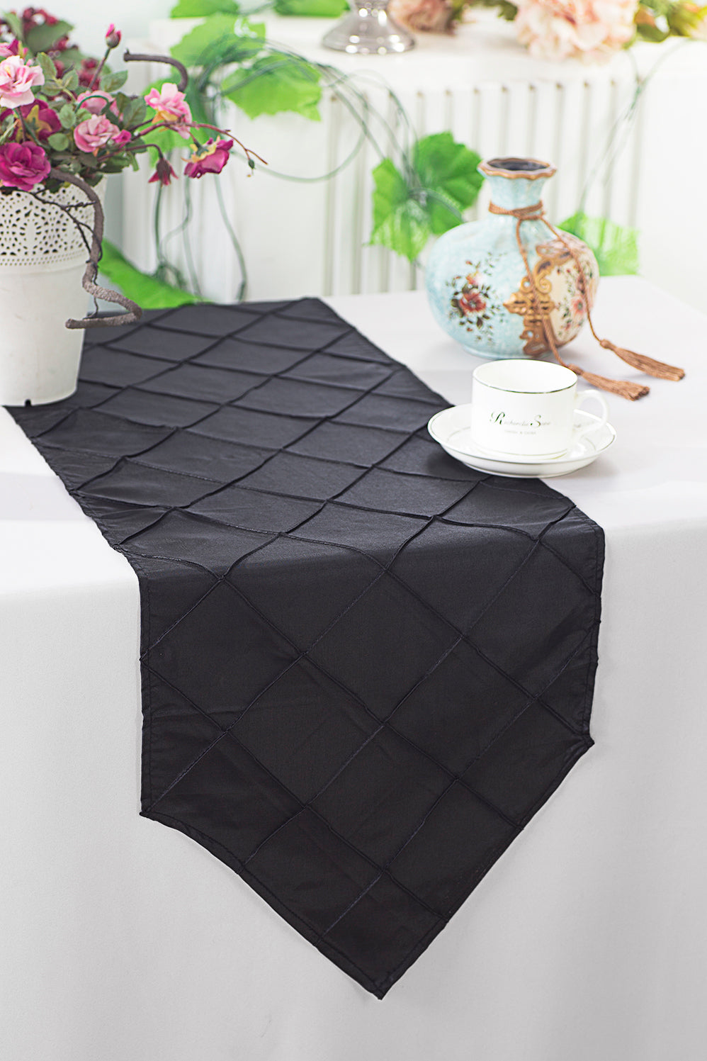 Chemin de table en taffetas pincé 13"x108" - Noir (1pc)