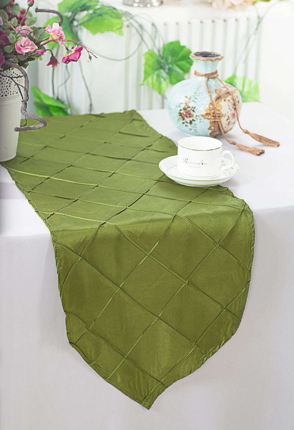 Chemin de table en taffetas pincé 13"x 108" - Vert mousse (1pc)