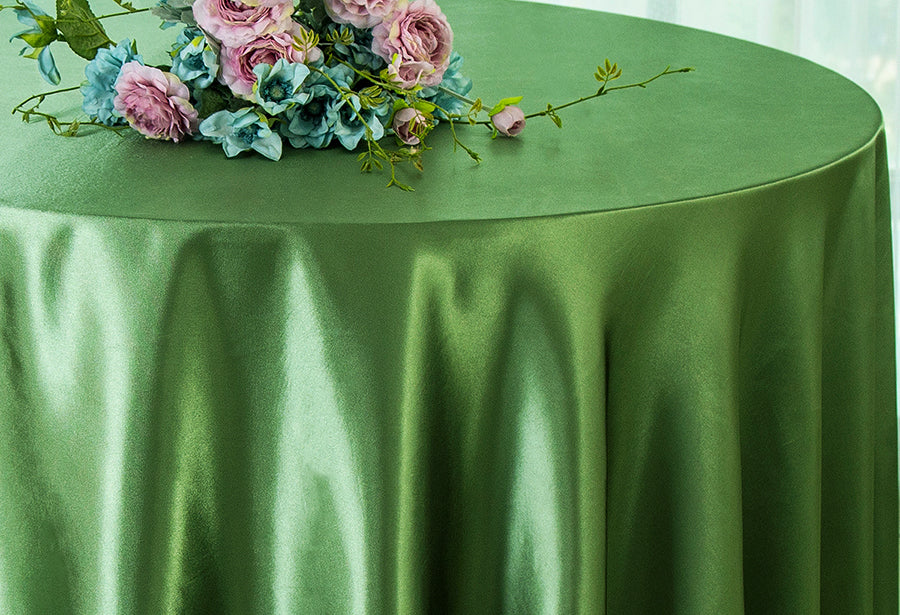 Nappe ronde en satin robuste de 132 po - Vert trèfle (1 pièce)