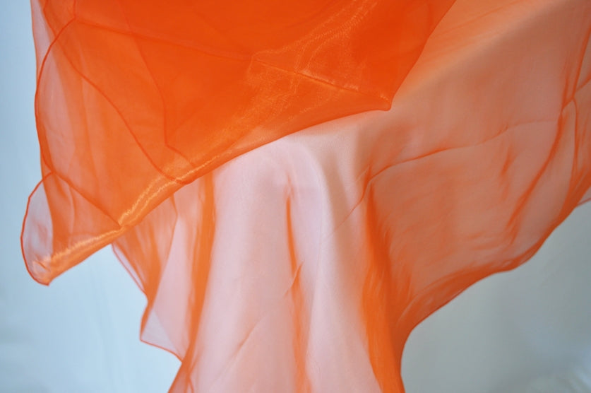 Superposición de mesa rectangular de organza de 54"x108" - Naranja (1 pieza)