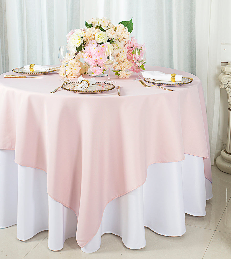 Décorations de table carrées en polyester 54" x 54" - Rose blush/or rose (1 pièce)