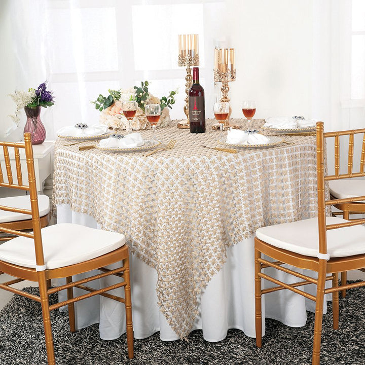 Superposition de table en dentelle soluble dans l'eau métallique scintillante carrée de 72 "x 72" - Champagne (1 pièce)