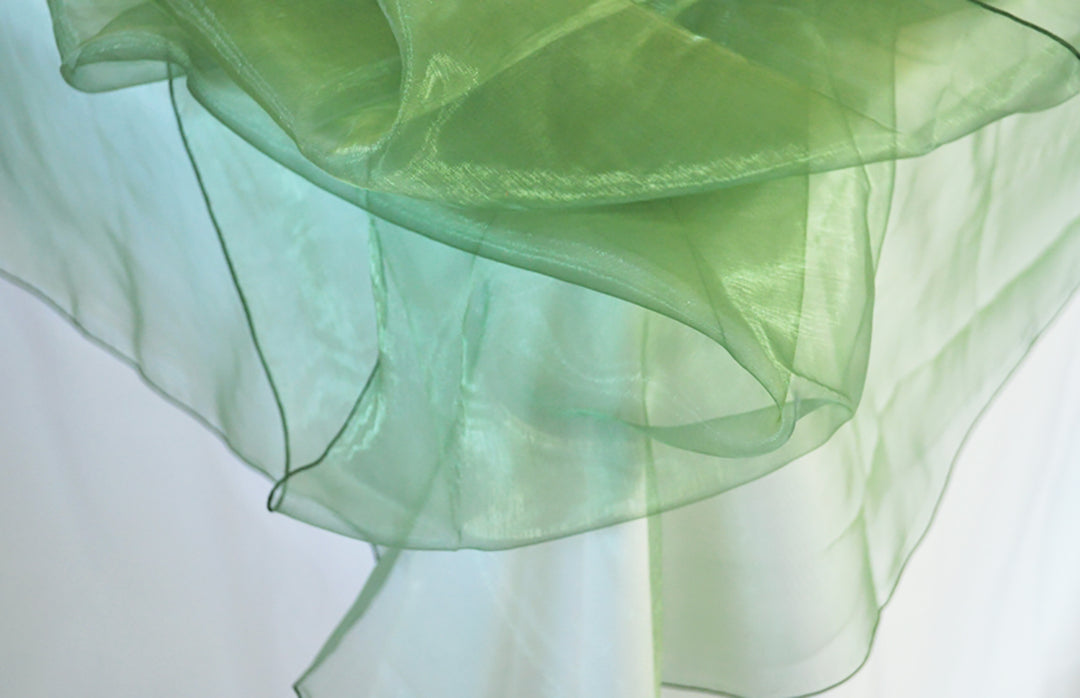 Superposition de table ronde en organza sans couture de 90 po - Vert trèfle (1 pièce)